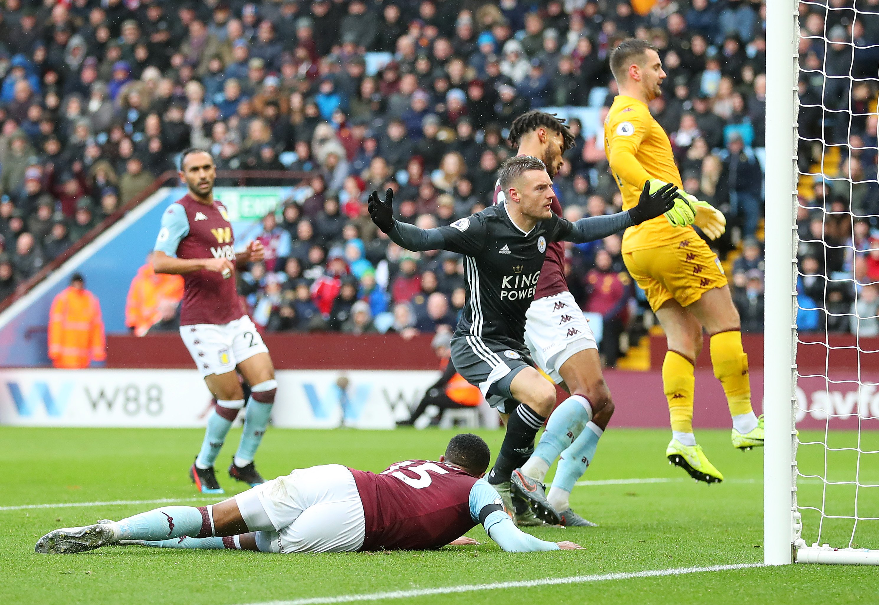 他在对阵德 他在对阵德